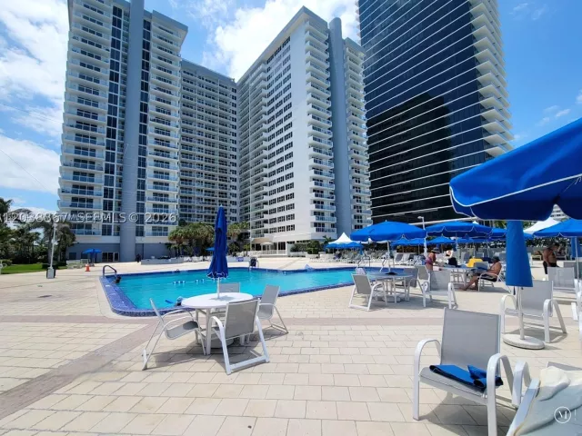 2-bedroom condo for rent in Hallandale Beach - 2030 S Ocean Dr 1718 - MondialRealty
