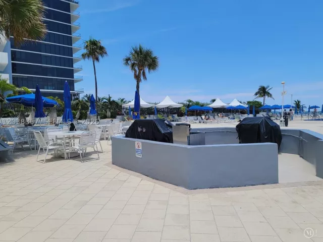 2-bedroom condo for rent in Hallandale Beach - 2030 S Ocean Dr 1718 - MondialRealty