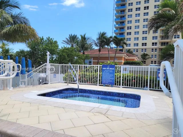 2-bedroom condo for rent in Hallandale Beach - 2030 S Ocean Dr 1718 - MondialRealty