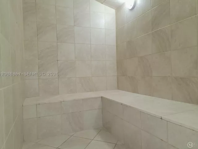 2-bedroom condo for rent in Hallandale Beach - 2030 S Ocean Dr 1718 - MondialRealty