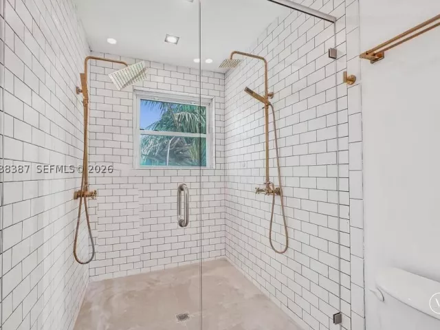 2-bedroom home for rent in North Miami - 2129 NE 123rd St 0 - MondialRealty