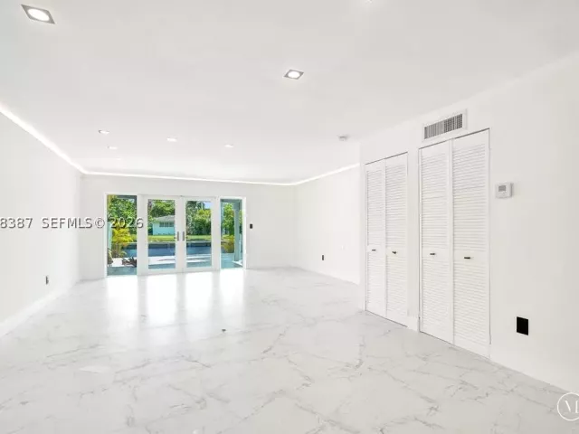 2-bedroom home for rent in North Miami - 2129 NE 123rd St 0 - MondialRealty
