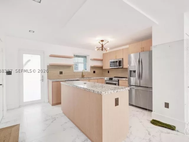 2-bedroom home for rent in North Miami - 2129 NE 123rd St 0 - MondialRealty