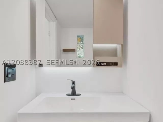 2-bedroom home for rent in North Miami - 2129 NE 123rd St 0 - MondialRealty