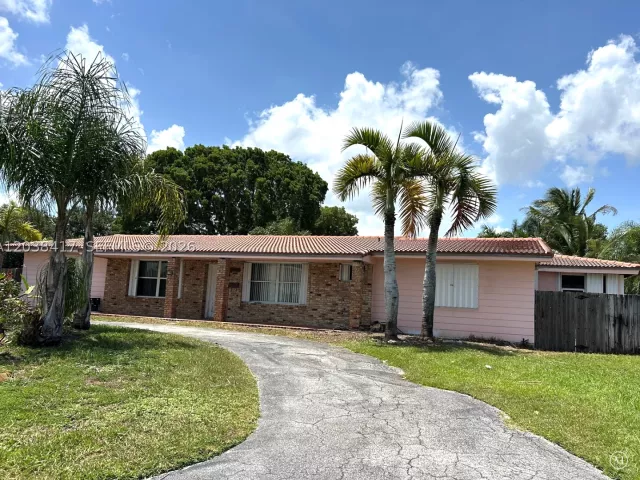 3-bedroom home for sale in Miami - 8385 SW 105th St - MondialRealty