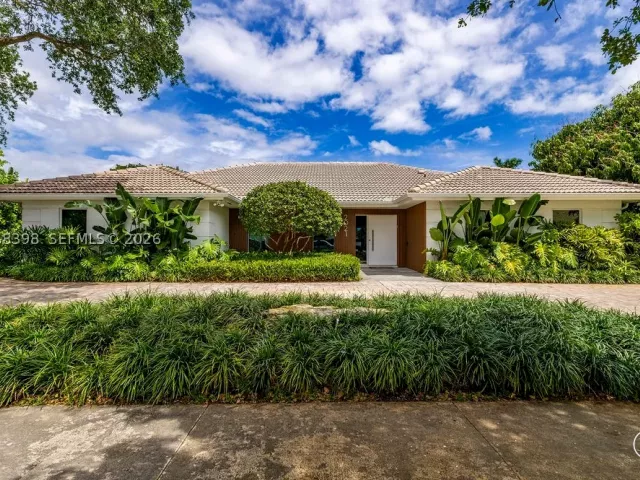 5-bedroom home for sale in Miami - 2021 NE 212th St - MondialRealty