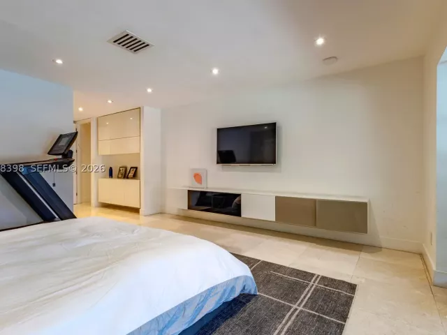 5-bedroom home for sale in Miami - 2021 NE 212th St - MondialRealty