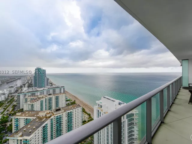 2-bedroom condo for sale in Hollywood - 4111 S Ocean Dr 3204 - MondialRealty