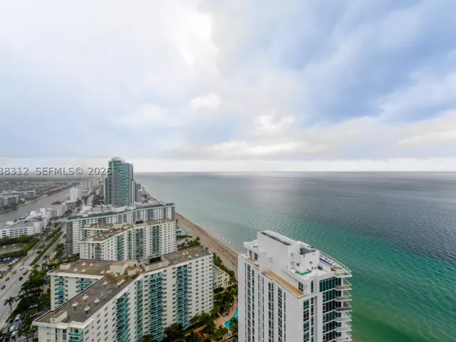 2-bedroom condo for sale in Hollywood - 4111 S Ocean Dr 3204 - MondialRealty