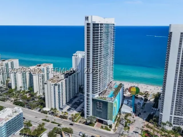 2-bedroom condo for sale in Hollywood - 4111 S Ocean Dr 3204 - MondialRealty