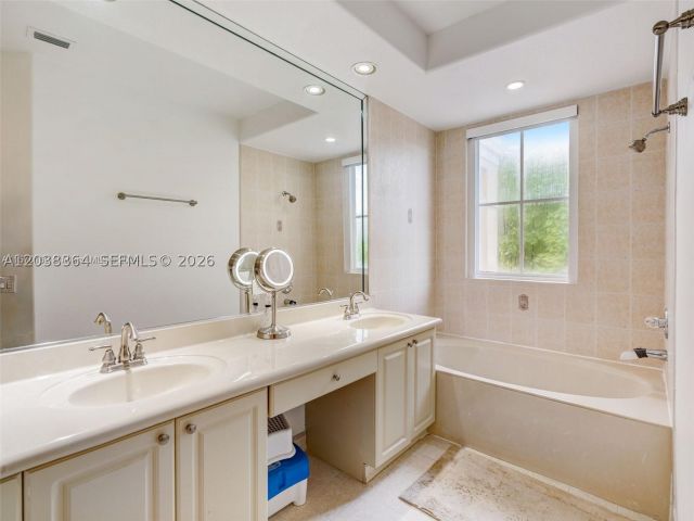 3-bedroom home for rent in Doral - 3123 NW 101st Pl 3123 - MondialRealty