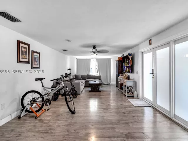3-bedroom home for sale in Miami - 3510 SW 87th Ave - MondialRealty