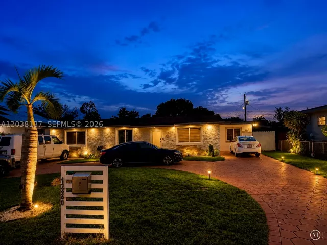 4-bedroom home for sale in Miami Gardens - 4280 NW 171st St - MondialRealty