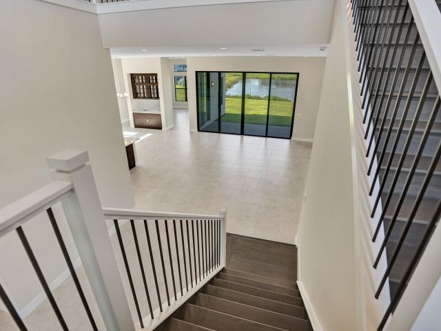 5-bedroom home for sale in Boca Raton - 9547 Riverside Park Drive - MondialRealty
