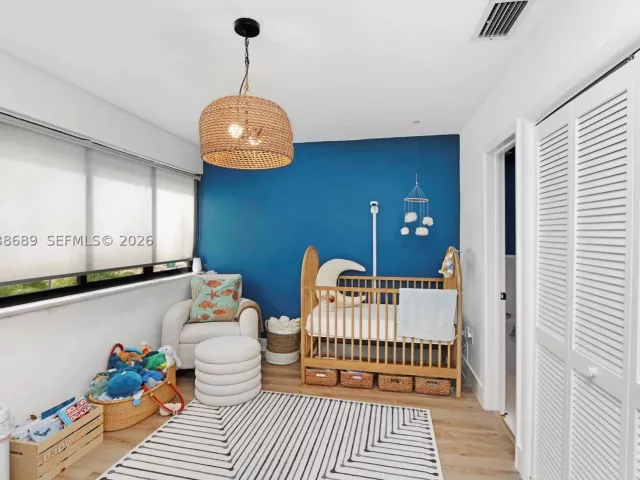 2-bedroom home for rent in Miami - 3138 Mary St 3138 - MondialRealty