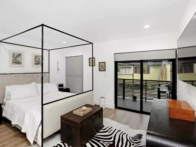 2-bedroom home for rent in Miami - 3138 Mary St 3138 - MondialRealty