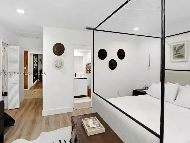 2-bedroom home for rent in Miami - 3138 Mary St 3138 - MondialRealty