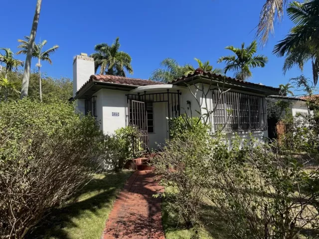 2-bedroom home for sale in Miami - 175 SW 25th Road - MondialRealty