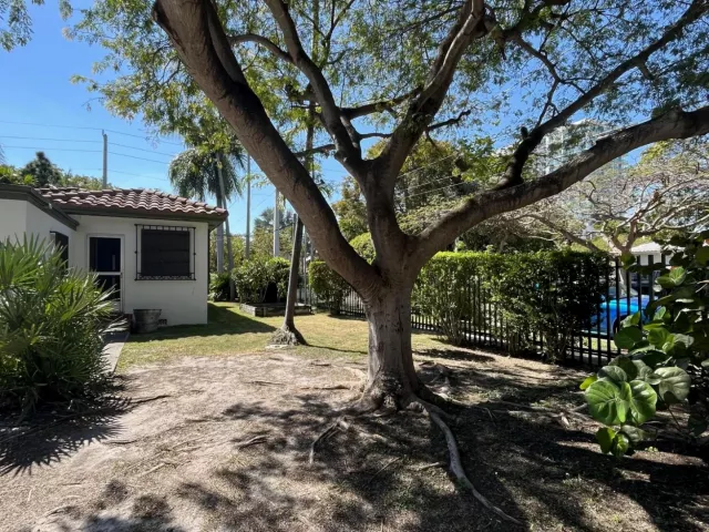 2-bedroom home for sale in Miami - 175 SW 25th Road - MondialRealty