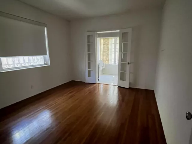 2-bedroom home for sale in Miami - 175 SW 25th Road - MondialRealty