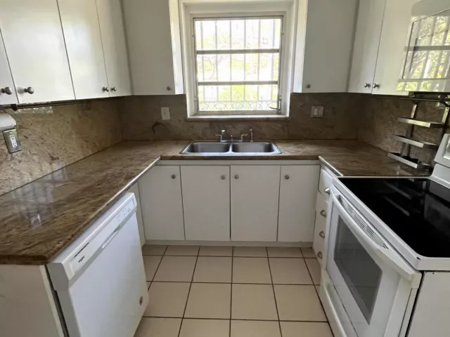 2-bedroom home for sale in Miami - 175 SW 25th Road - MondialRealty