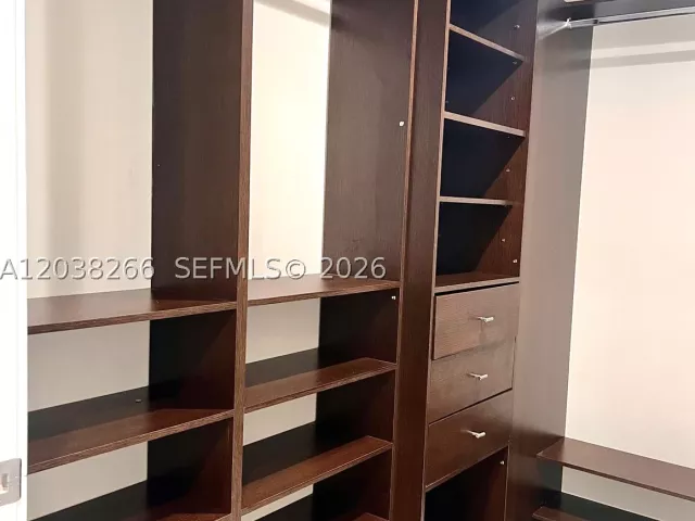 2-bedroom condo for rent in Aventura - 2950 NE 188th St 108 - MondialRealty