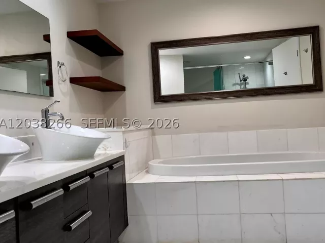 2-bedroom condo for rent in Aventura - 2950 NE 188th St 108 - MondialRealty