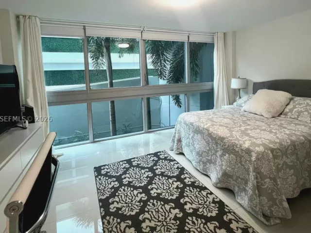 2-bedroom condo for rent in Aventura - 2950 NE 188th St 108 - MondialRealty