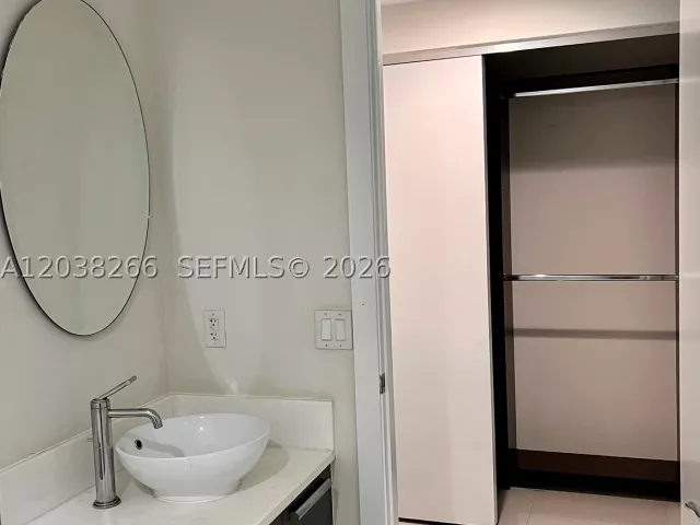 2-bedroom condo for rent in Aventura - 2950 NE 188th St 108 - MondialRealty