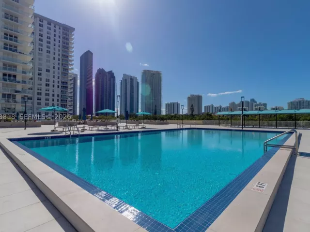 2-bedroom condo for sale in Sunny Isles Beach - 230 174th St 404 - MondialRealty