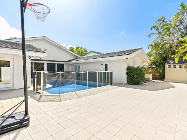 5-bedroom home for sale in Hollywood - 3870 N 31st Terrace - MondialRealty