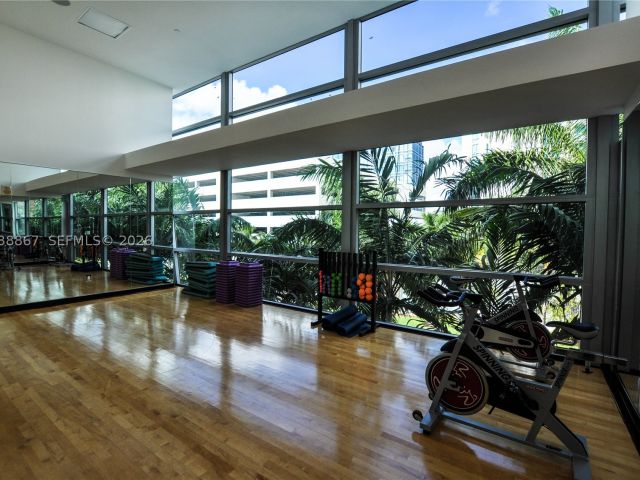 2-bedroom condo for sale in Aventura - 2950 NE 188th St 336 - MondialRealty