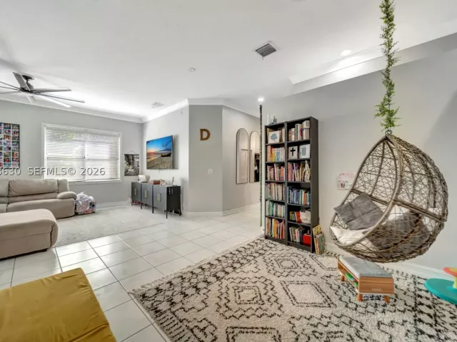 4-bedroom home for sale in Pembroke Pines - 1531 SW 194th Ter - MondialRealty