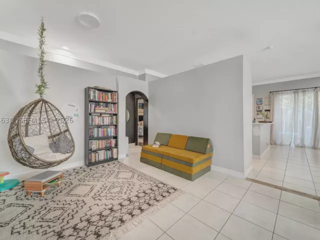 4-bedroom home for sale in Pembroke Pines - 1531 SW 194th Ter - MondialRealty