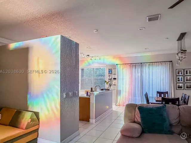 4-bedroom home for sale in Pembroke Pines - 1531 SW 194th Ter - MondialRealty