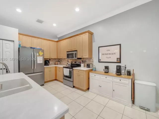 4-bedroom home for sale in Pembroke Pines - 1531 SW 194th Ter - MondialRealty