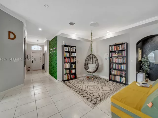 4-bedroom home for sale in Pembroke Pines - 1531 SW 194th Ter - MondialRealty