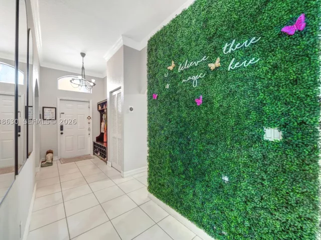 4-bedroom home for sale in Pembroke Pines - 1531 SW 194th Ter - MondialRealty