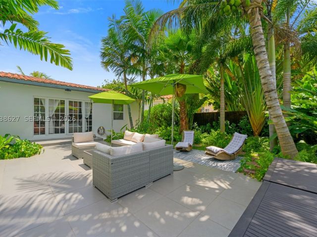 2-bedroom home for sale in Miami - 761 NE 82nd Ter - MondialRealty