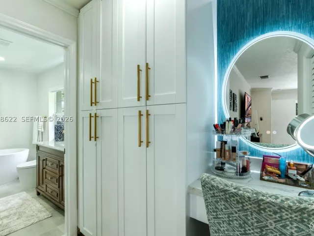 5-bedroom home for sale in Miami - 14830 SW 149th St - MondialRealty
