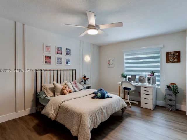 5-bedroom home for sale in Miami - 14830 SW 149th St - MondialRealty