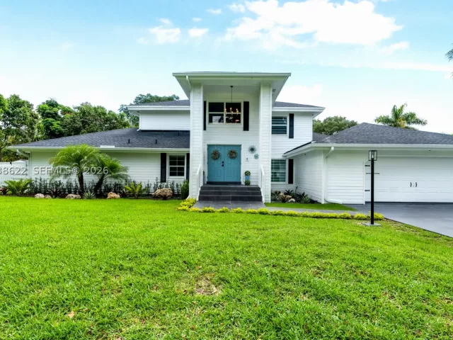5-bedroom home for sale in Miami - 14830 SW 149th St - MondialRealty
