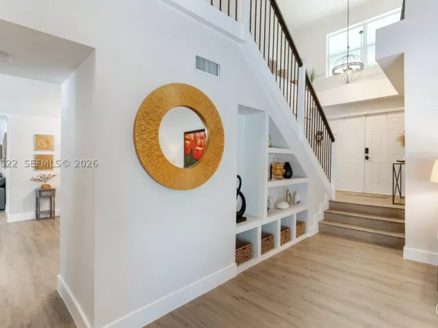 5-bedroom home for sale in Miami - 14830 SW 149th St - MondialRealty