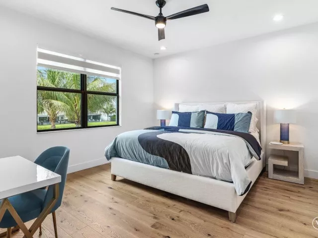 5-bedroom home for sale in Boca Raton - 8568 Dream Falls Street - MondialRealty