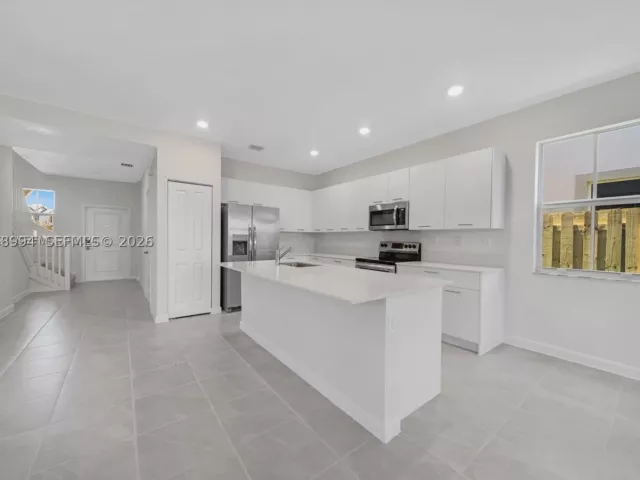 3-bedroom home for sale in Miami - 2373 NW 130th St - MondialRealty