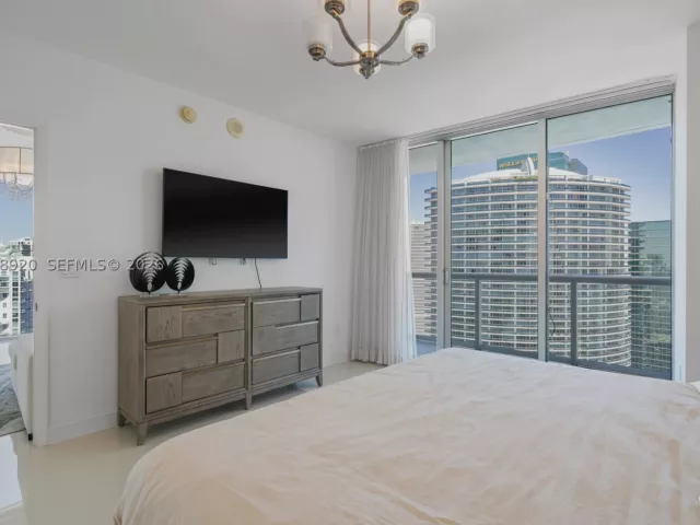 2-bedroom condo for sale in Miami - 475 Brickell Ave 4315 - MondialRealty