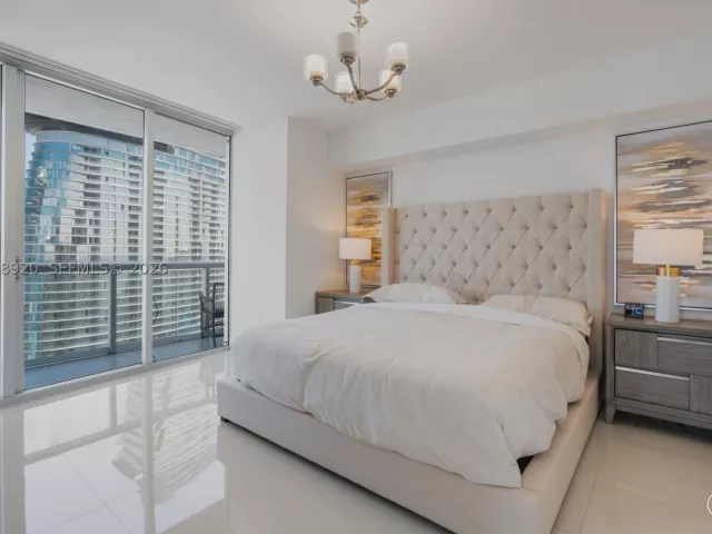 2-bedroom condo for sale in Miami - 475 Brickell Ave 4315 - MondialRealty