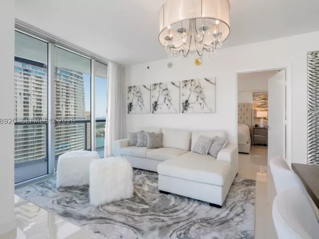 2-bedroom condo for sale in Miami - 475 Brickell Ave 4315 - MondialRealty