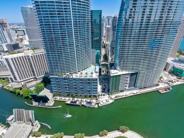 2-bedroom condo for sale in Miami - 475 Brickell Ave 4315 - MondialRealty