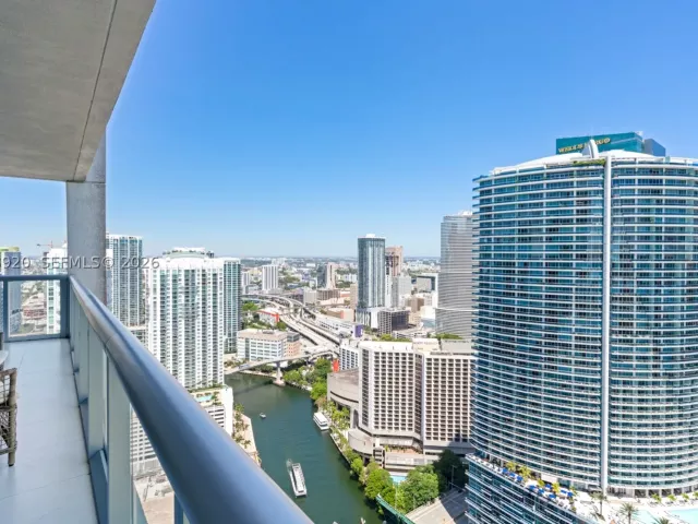2-bedroom condo for sale in Miami - 475 Brickell Ave 4315 - MondialRealty